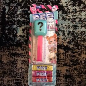 NWT! PEZ Question Mark Dispenser w/ 3 Candy Flavor